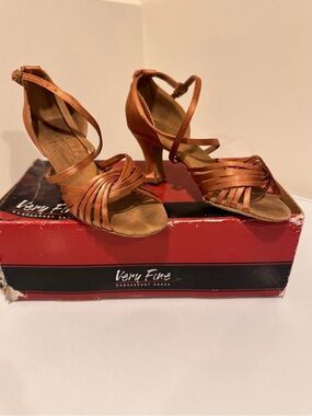 Very Fine Dancesport Ballroom Shoes copper Satin Size 6